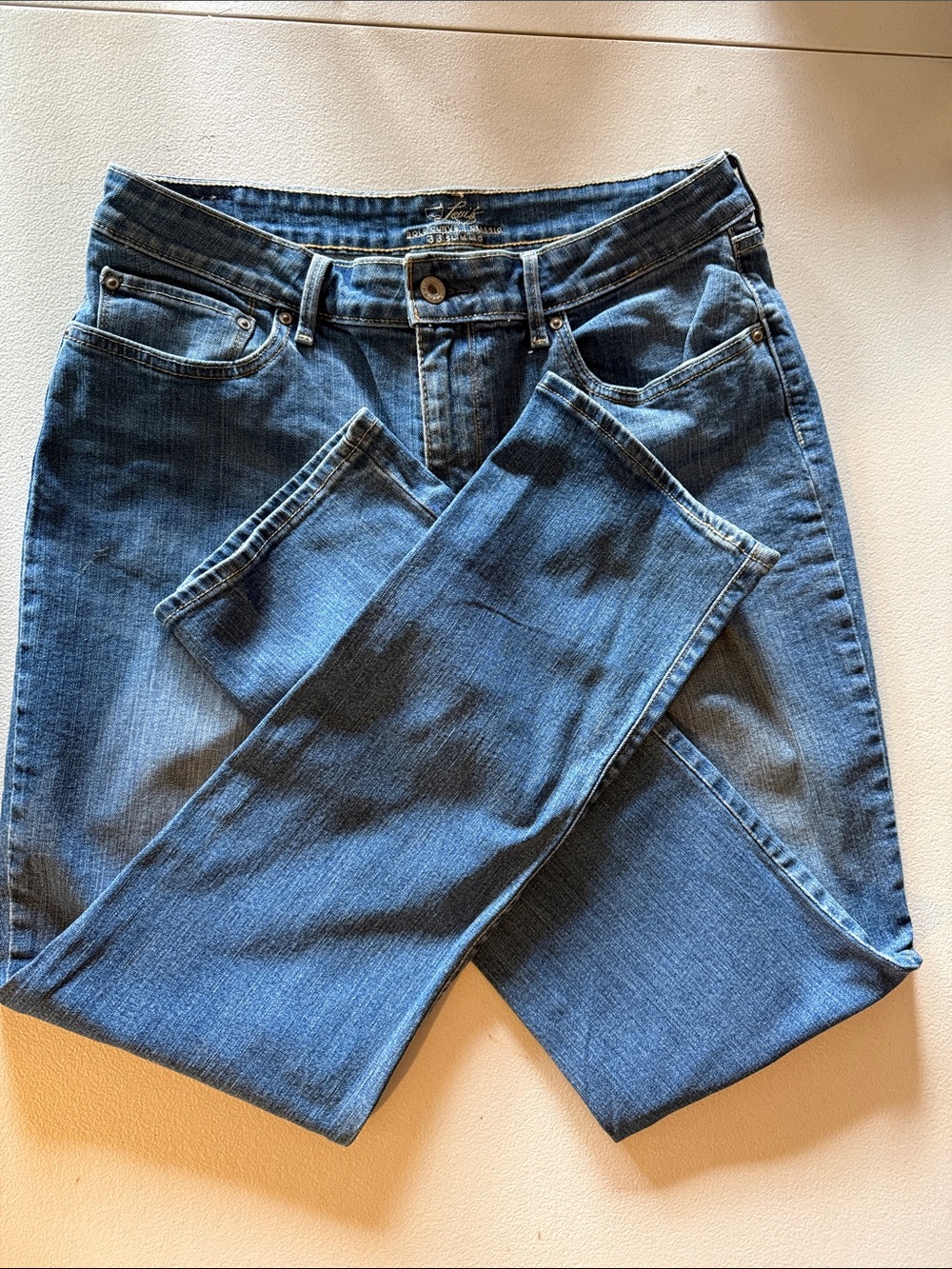 Lee Women’s Skinny Jeans in Medium Blue Size: 33 / 16